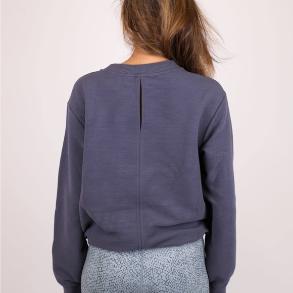 Varley Hewitt Top in deepest slate size small - Picture 2 of 7